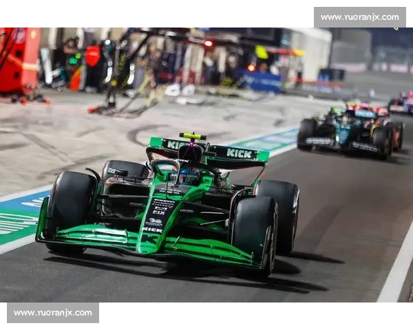 开箱 F1 车队比赛箱:10000 件装备藏多少惊喜? 开箱 F1 车队比赛箱:10000 件装备藏多少惊喜?